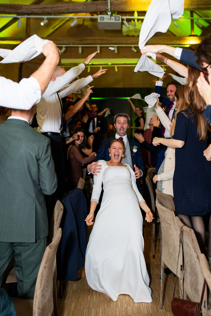 entrée des mariés festive